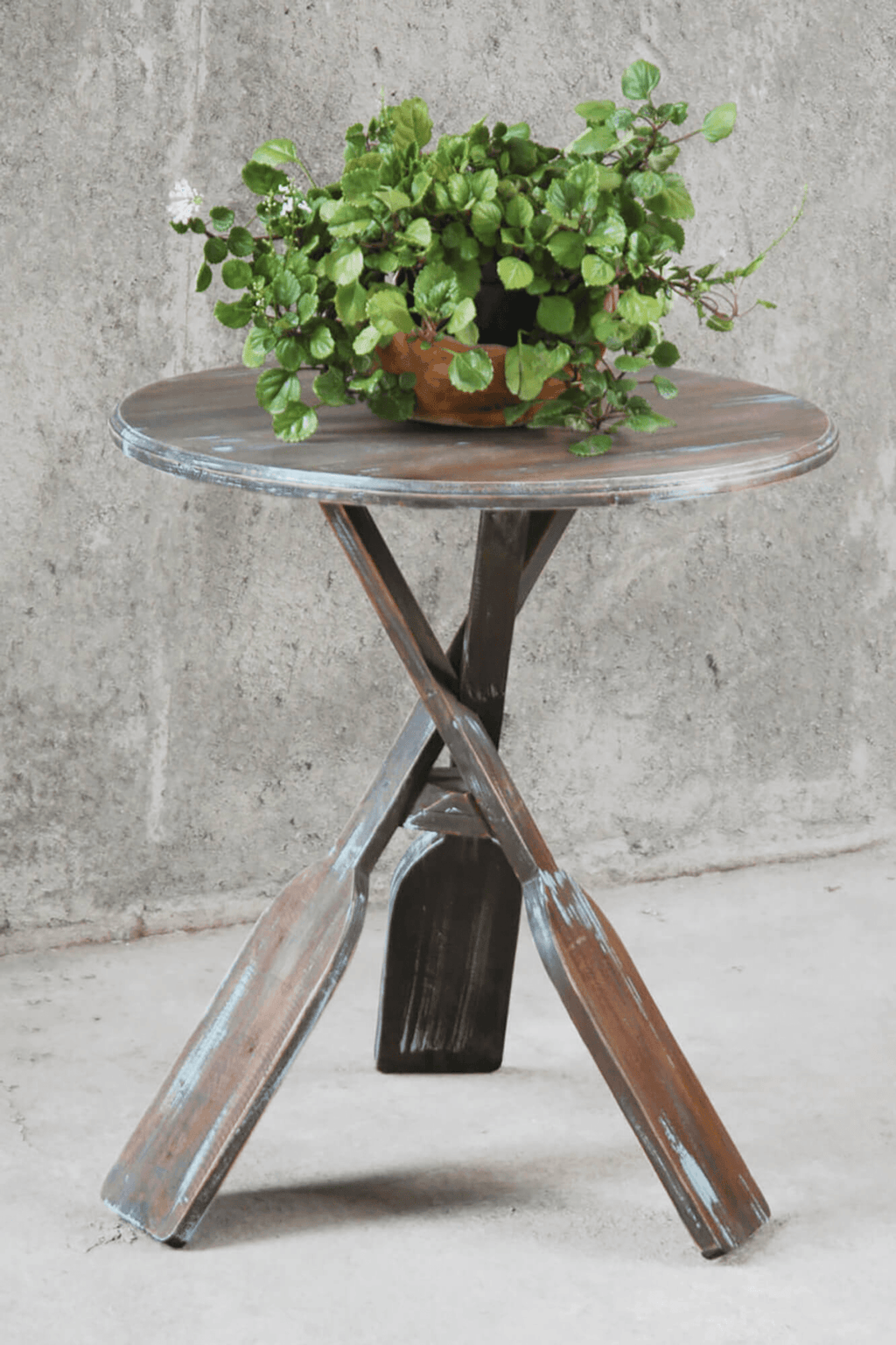 Round Boat Oar Accent Table In Distressed Brown/Blue Wood
