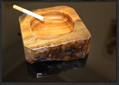 Cenicero de raíz de madera natural hecho a mano 