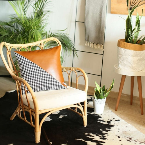 Cojín con diseño de pata de gallo y piel sintética dividida 