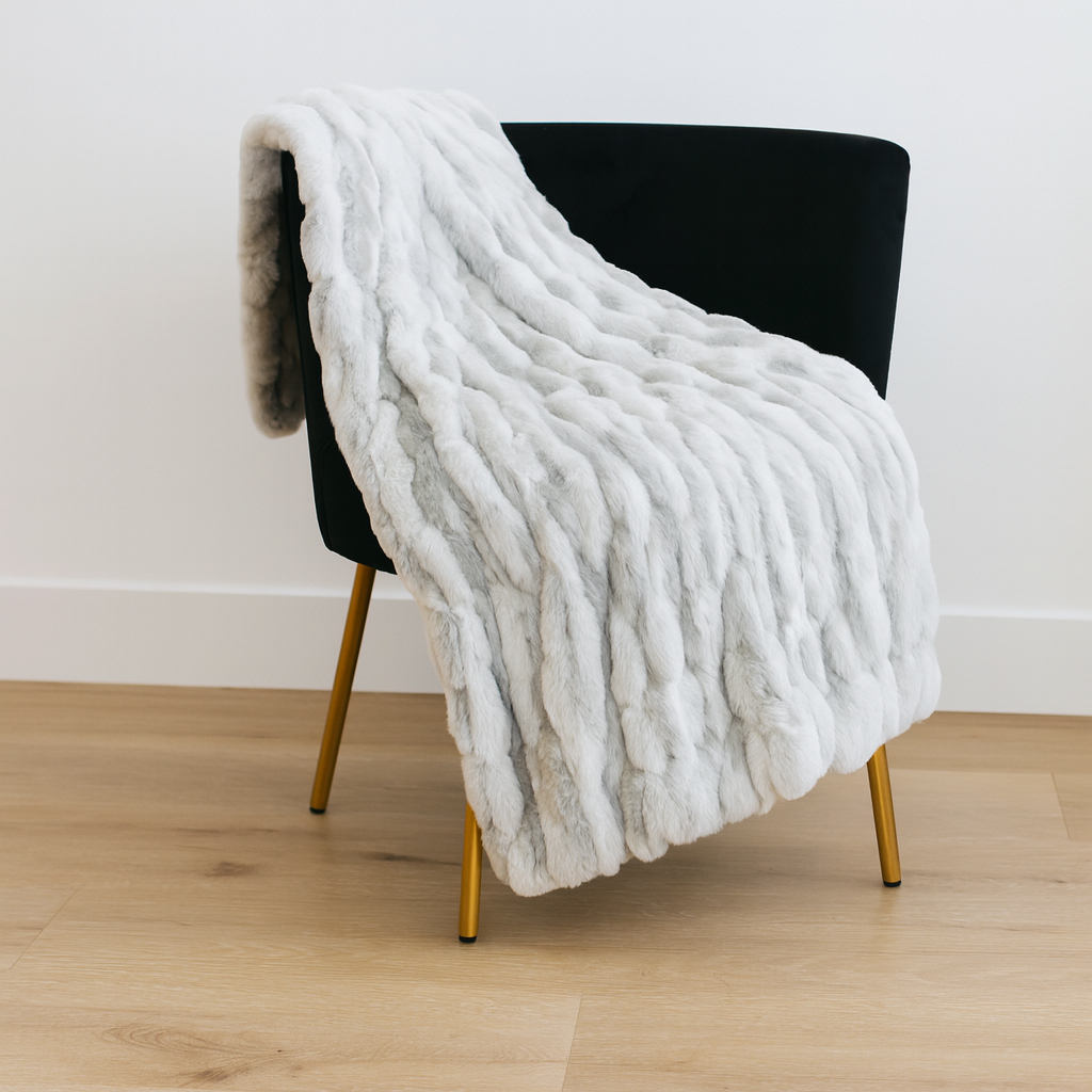 Manta de lujo de piel sintética de chinchilla blanca y plateada 