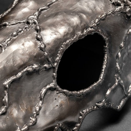 Montura de ciervo europea «El Fin»: Escultura de cráneo de ciervo de ocho puntas