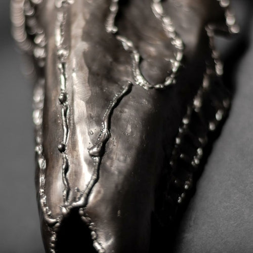 Montura de ciervo europea «El Fin»: Escultura de cráneo de ciervo de ocho puntas