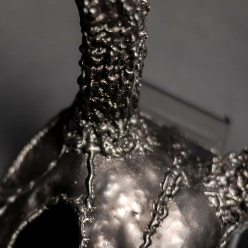 Montura de ciervo europea «El Fin»: Escultura de cráneo de ciervo de ocho puntas