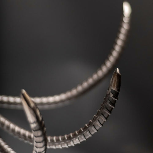 Montura de ciervo europea «El Fin»: Escultura de cráneo de ciervo de ocho puntas