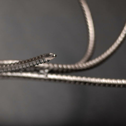 Montura de ciervo europea «El Fin»: Escultura de cráneo de ciervo de ocho puntas