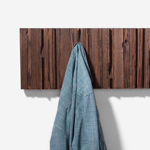 Perchero artesanal - Arte de pared de madera y latón