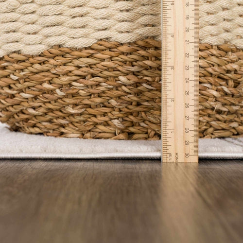 Alfombra bohemia de rayas color crema y carbón 