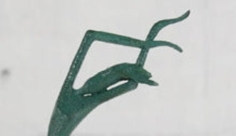 Escultura abstracta de hierro Boundline