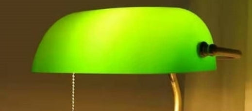 Lámpara de banquero de latón antiguo