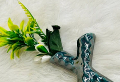 Jarrón de cerámica verde de dos bocas