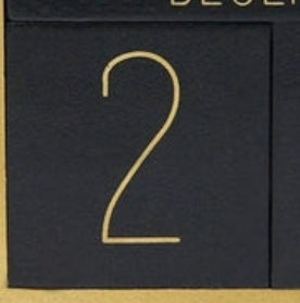 Alltagskalender aus cremefarbenem Holzblock