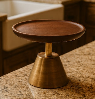 Pedestal para pastel Aureline blanco y dorado