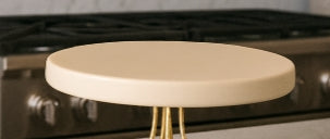 Soporte giratorio para tartas Aureline blanco y dorado