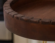 Pedestal giratorio para postres Celestique de madera y oro