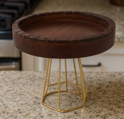 Pedestal giratorio para postres Celestique de madera y oro