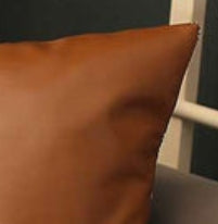 Cojín con diseño de pata de gallo y piel sintética dividida 