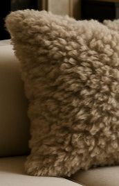 Cojín de lujo de piel sintética color champán 