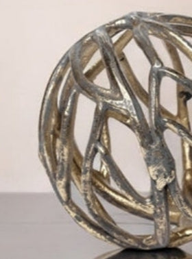 Escultura de orbe de rama de árbol dorada pequeña 