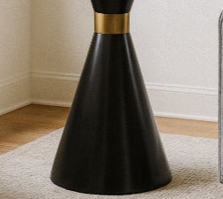 Simone Beistelltisch – Weiße Marmorplatte mit bronzefarbenem Sanduhrfuß