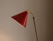 Lámpara de pie italiana de latón de mediados de siglo: iluminación escultural de inspiración vintage