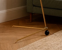 Lámpara de pie italiana de latón de mediados de siglo: iluminación escultural de inspiración vintage