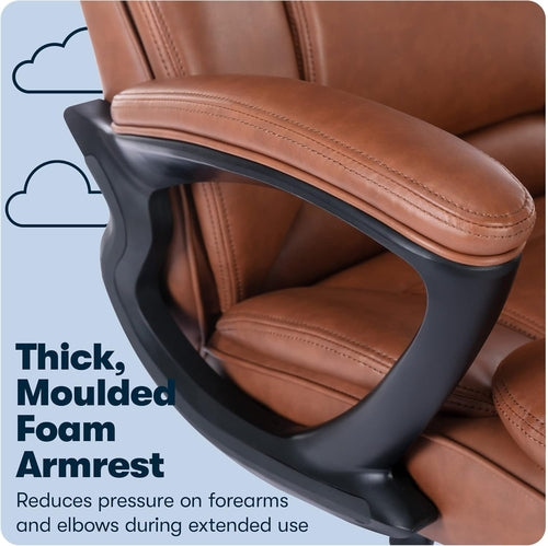 Silla ejecutiva Fairbanks Luxe con respaldo alto en color coñac