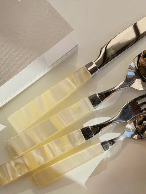 8-teiliges Perlenbesteckset, elegantes italienisches Giada-Besteck, Elfenbeinsilber